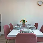 Apartment Luxury 2min From *