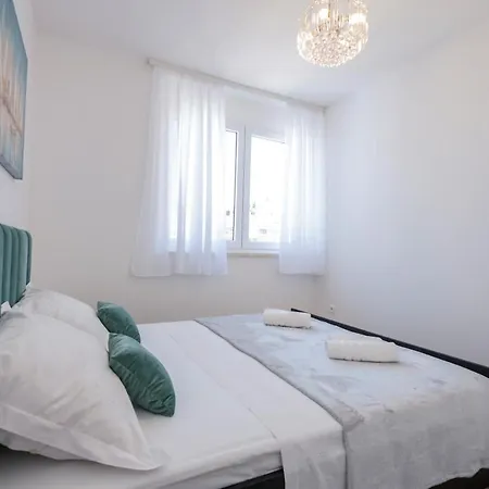 Apartament Luxury 2min From *