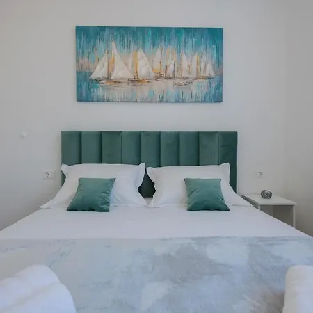 Luxury 2min From Apartmán Makarská